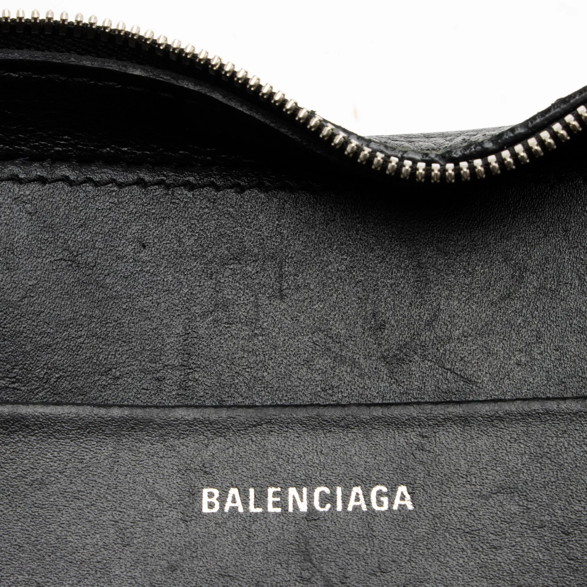 Balenciaga Calfskin Everyday S Camera Bag (SHF-Qky6Rq)