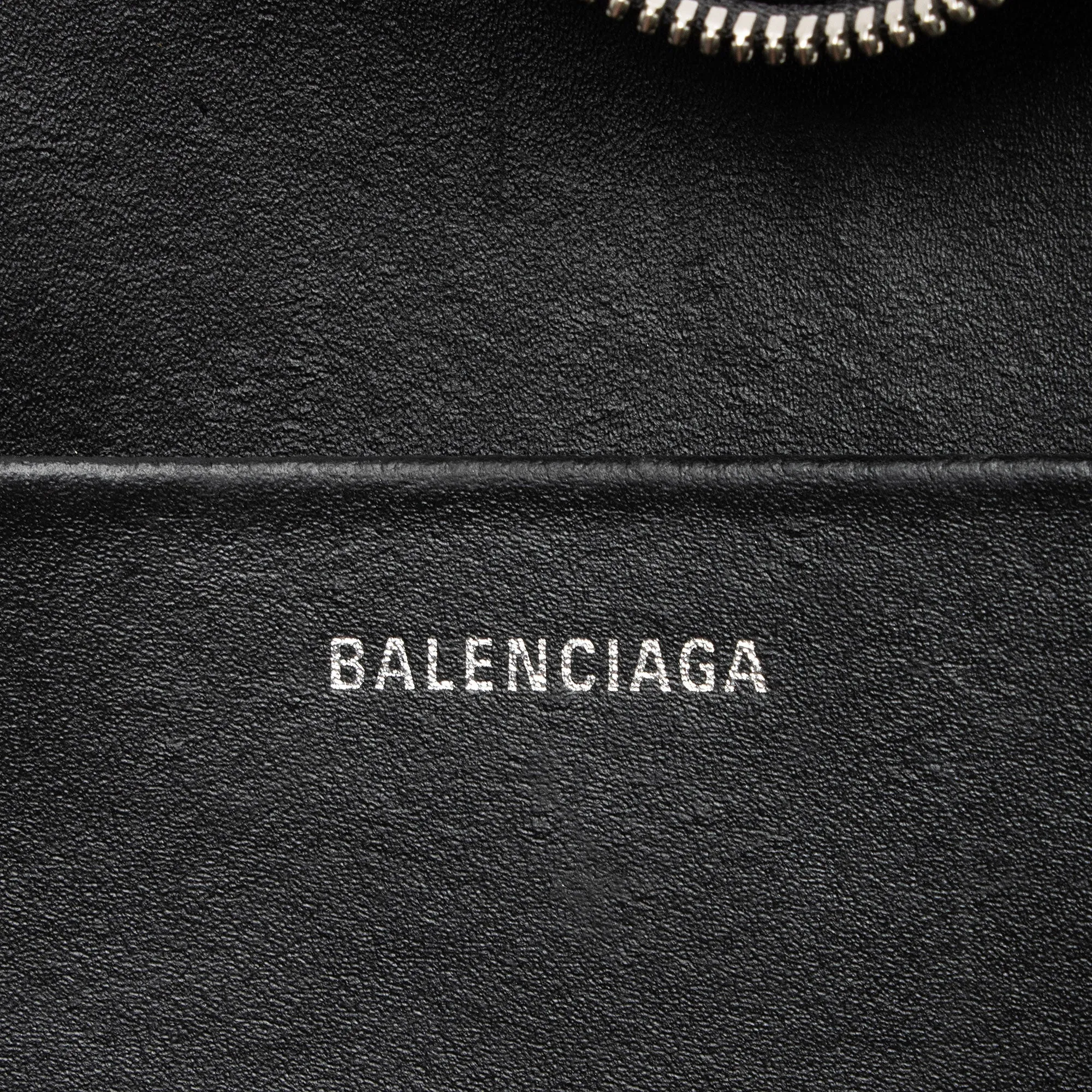 Balenciaga Calfskin Everyday S Camera Bag (SHF-Qky6Rq)