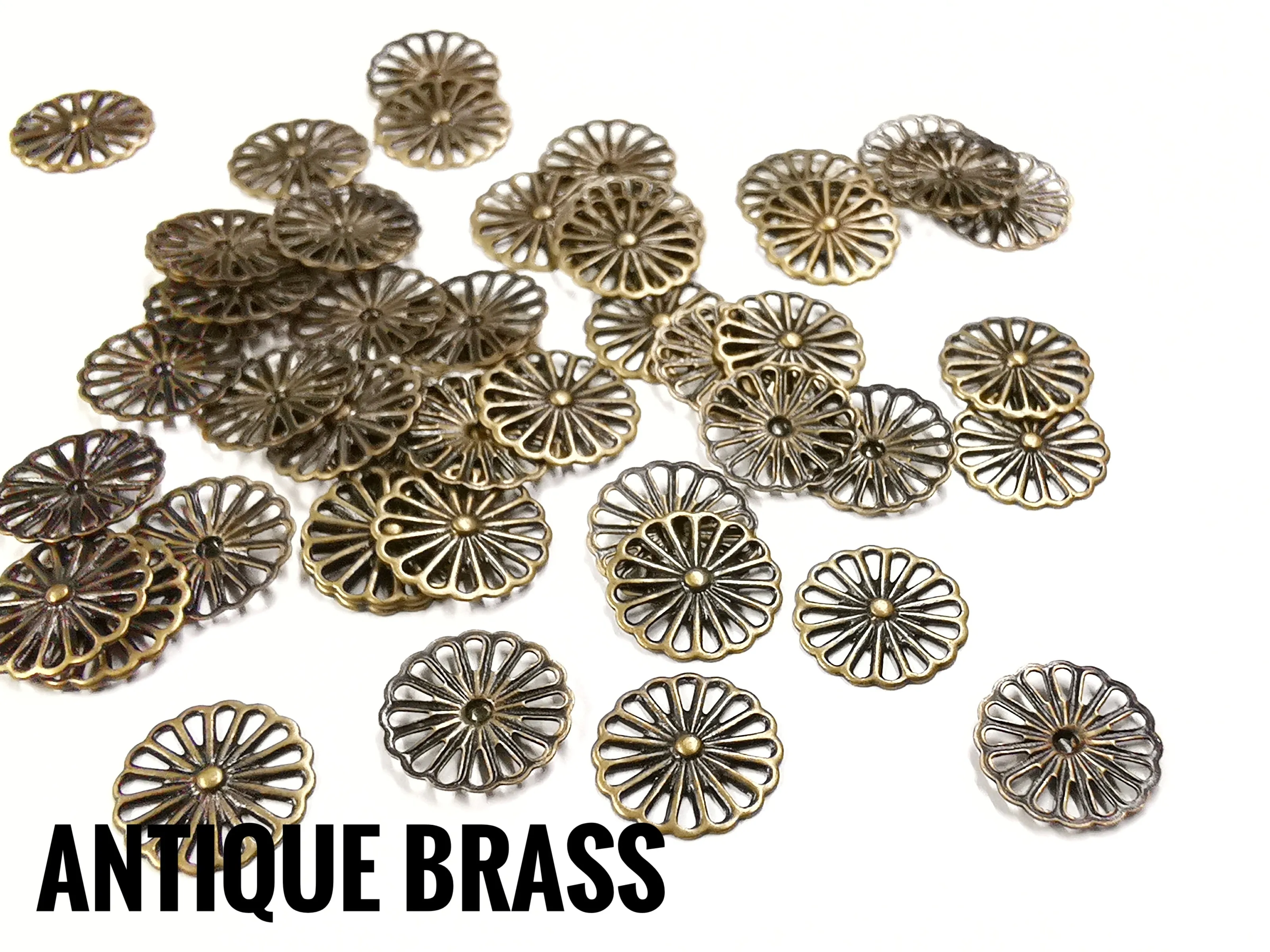 Brass sequins, 10mm, flower, 36 pcs | 圓銅片, 10mm, 花形, 36個