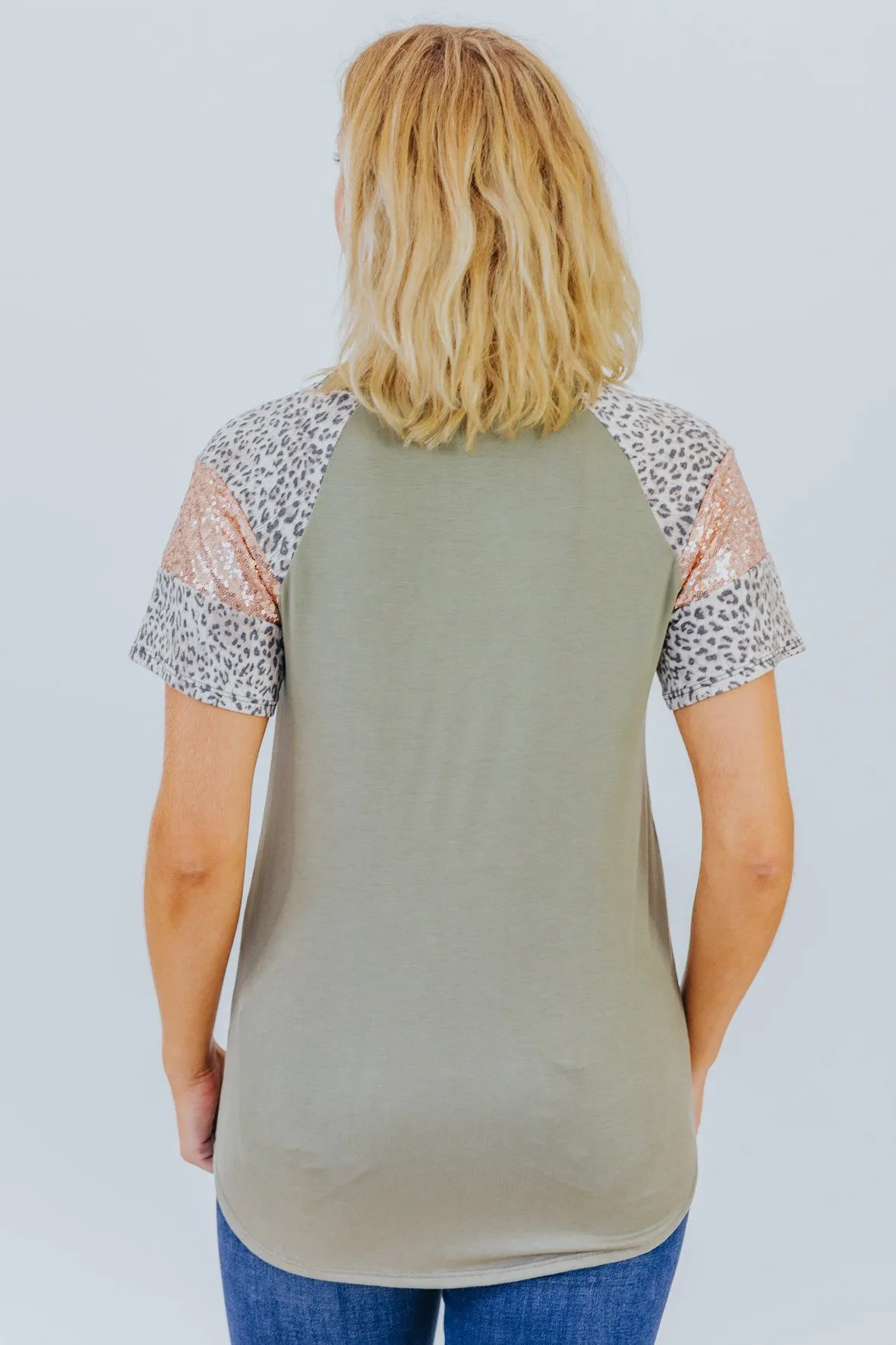 Can't Stop Sequin Detailed Tee In Olive