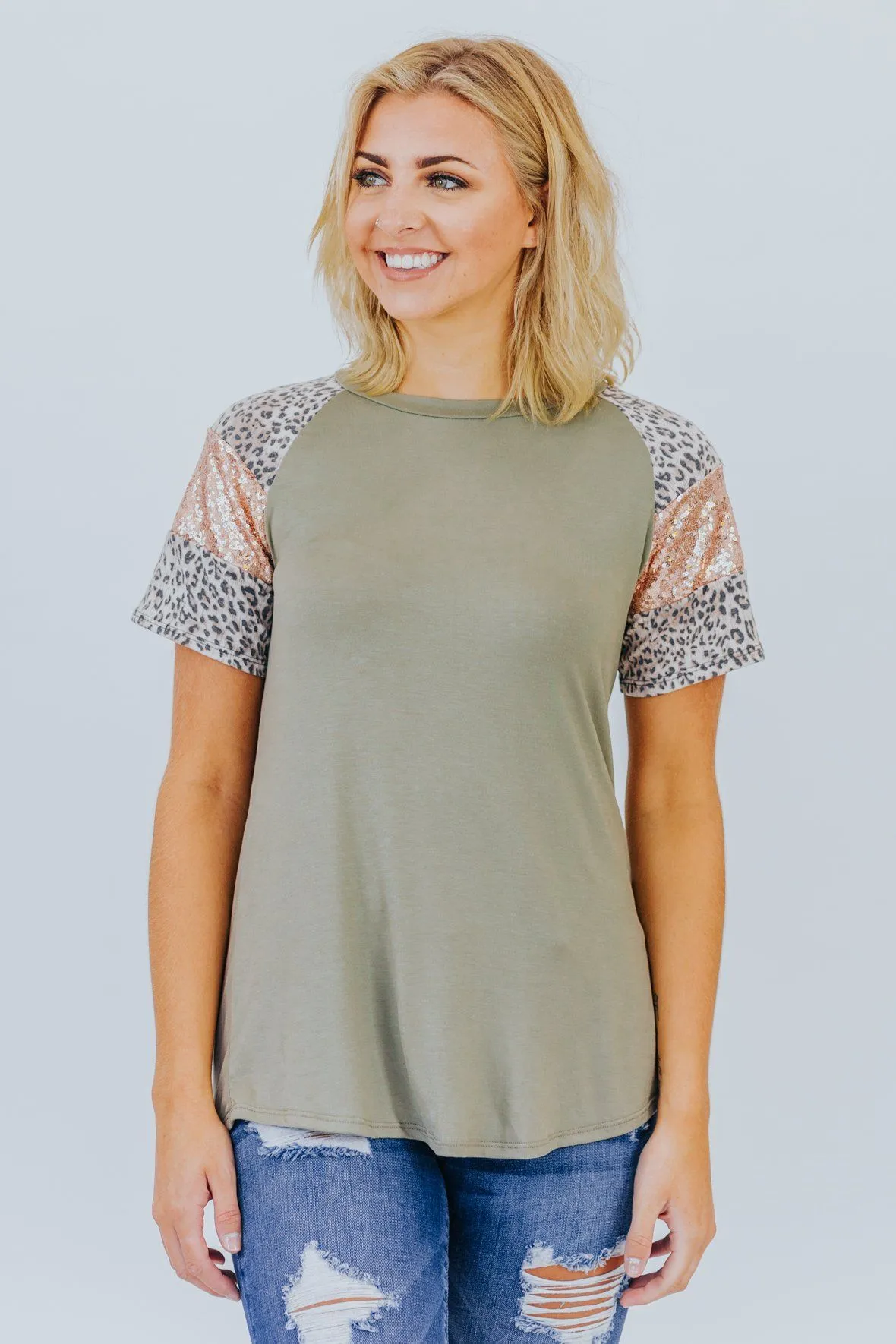 Can't Stop Sequin Detailed Tee In Olive