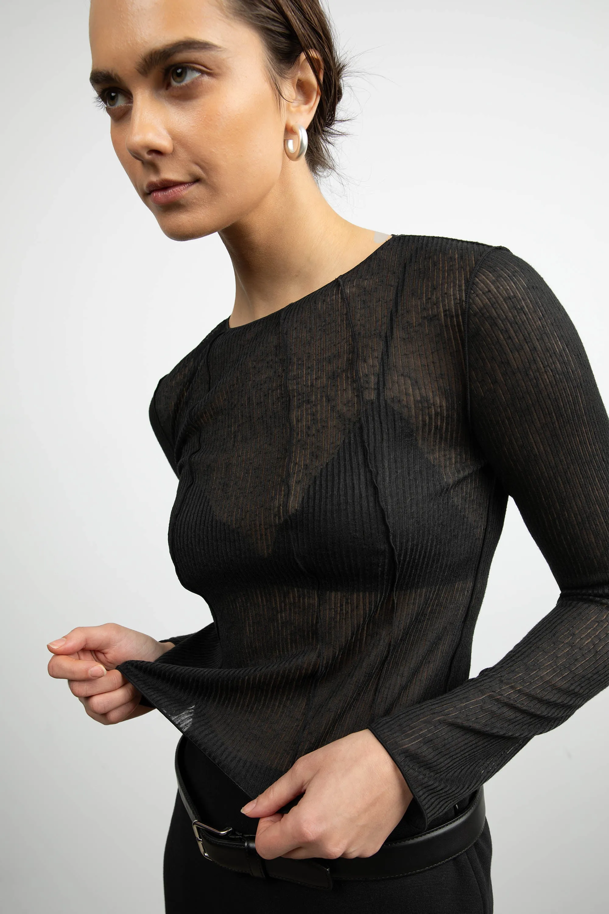 EXPOSED SEAM LONG SLEEVE TOP