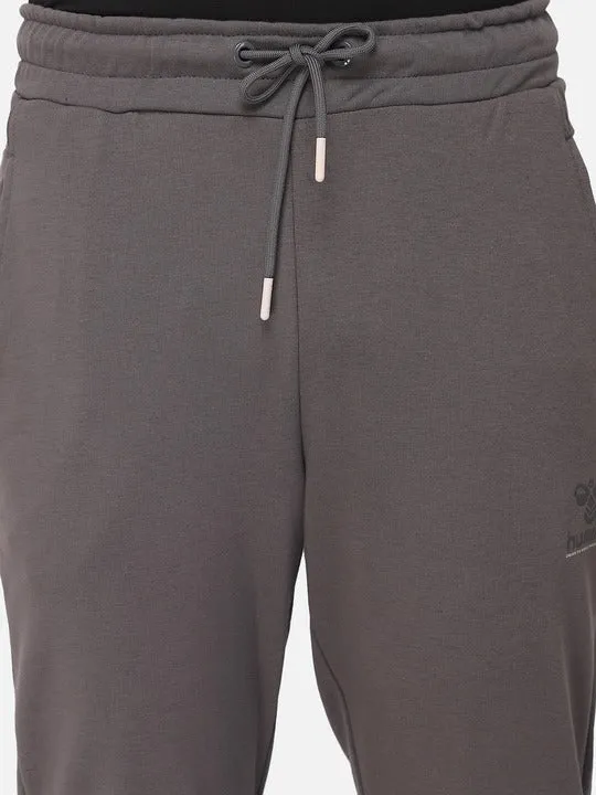 Isam Men Grey Tapered Training Pant