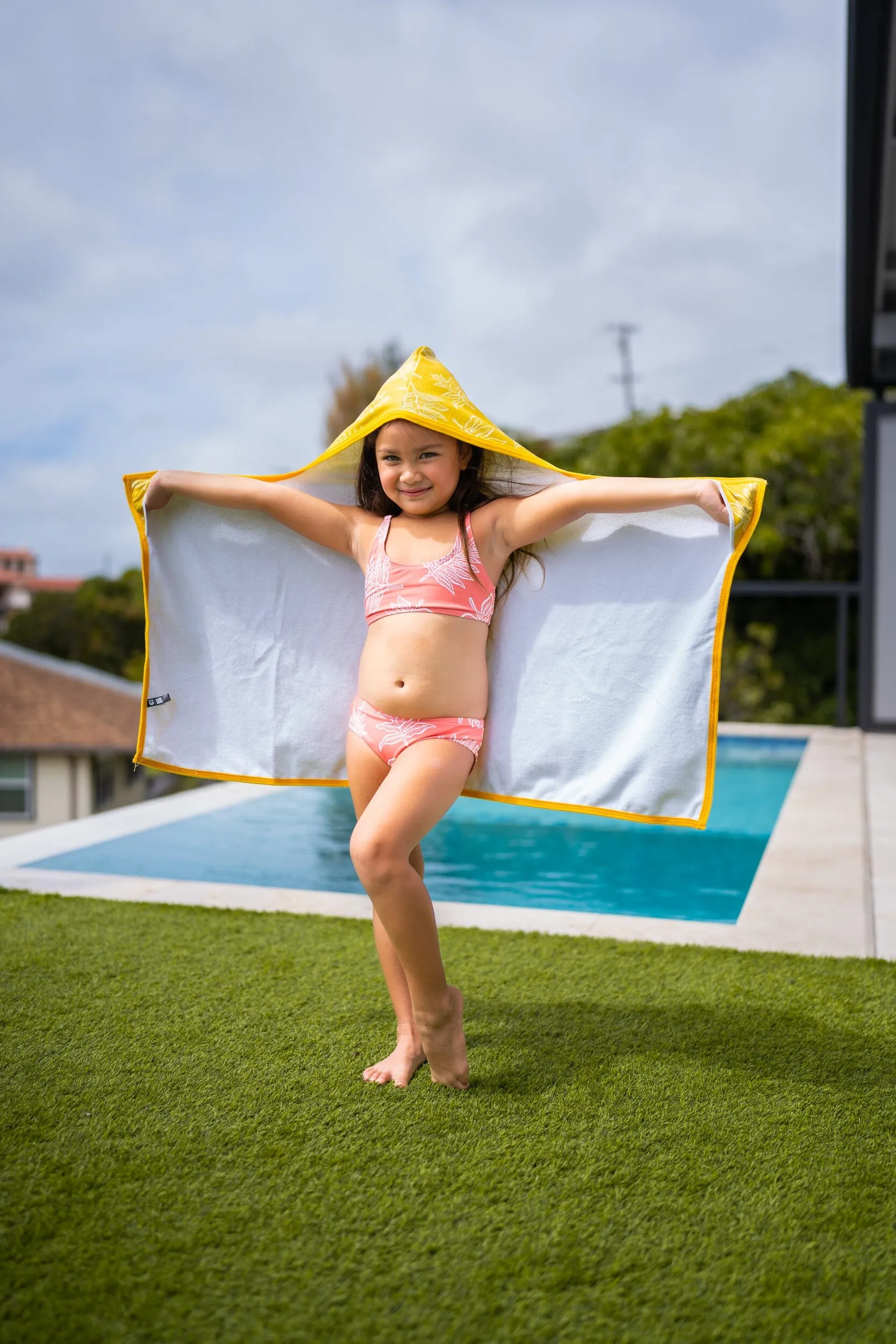 KEIKI PONCHO YELLOW LAUAE TOWEL