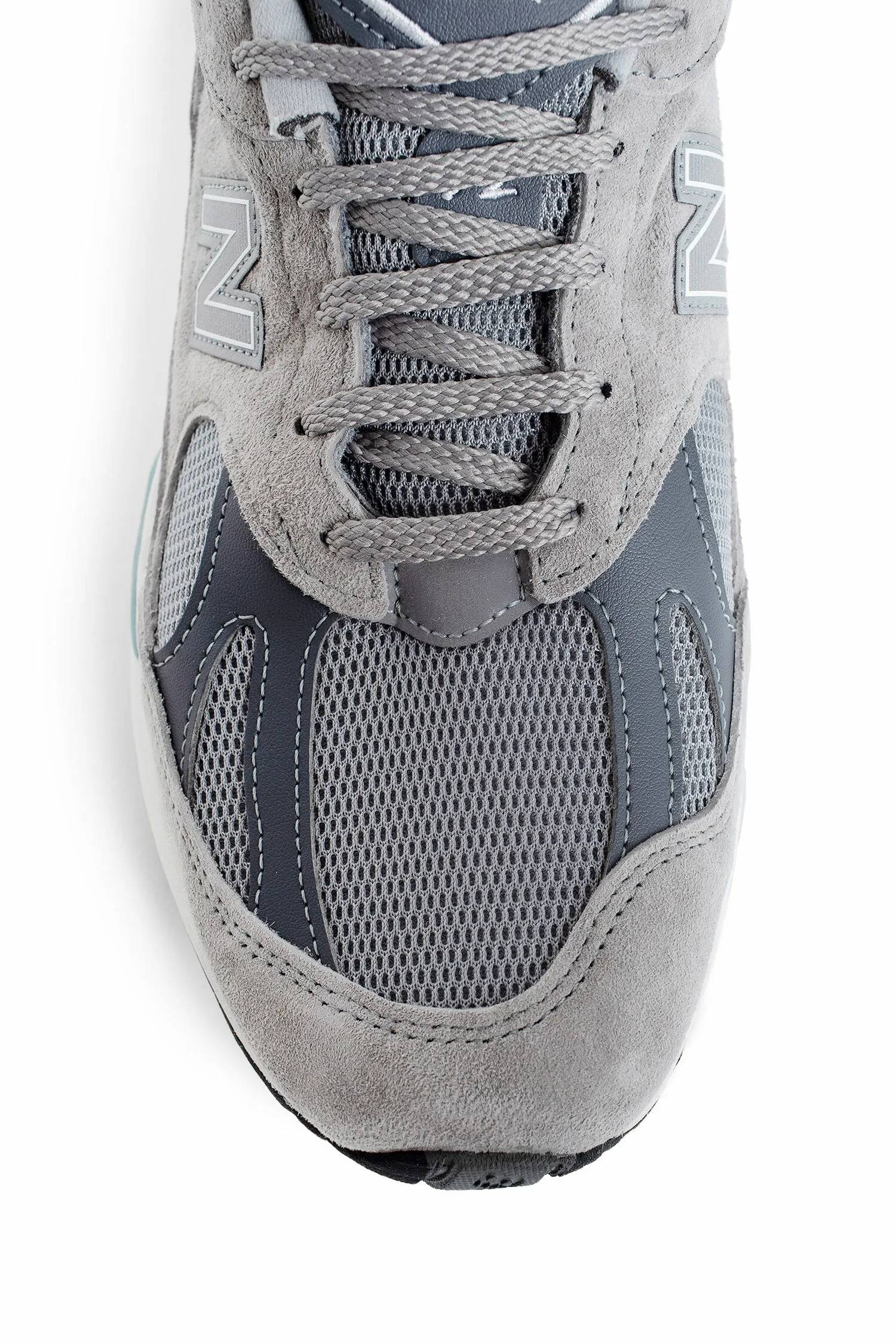 NEW BALANCE UNISEX BEIGE SNEAKERS