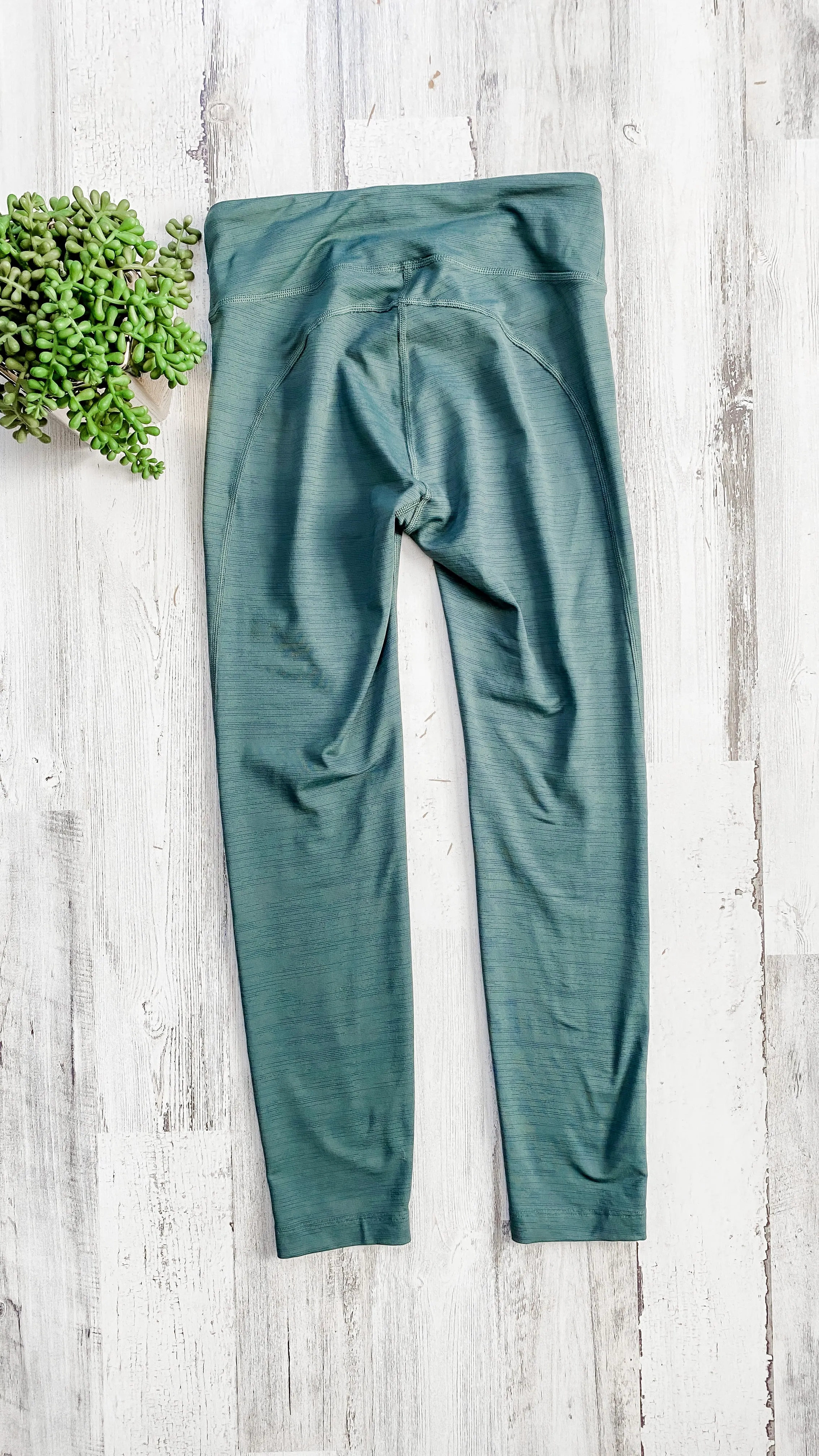 Outdoor Voices Flex 7/8 Leggings in Evergreen (XS/S)