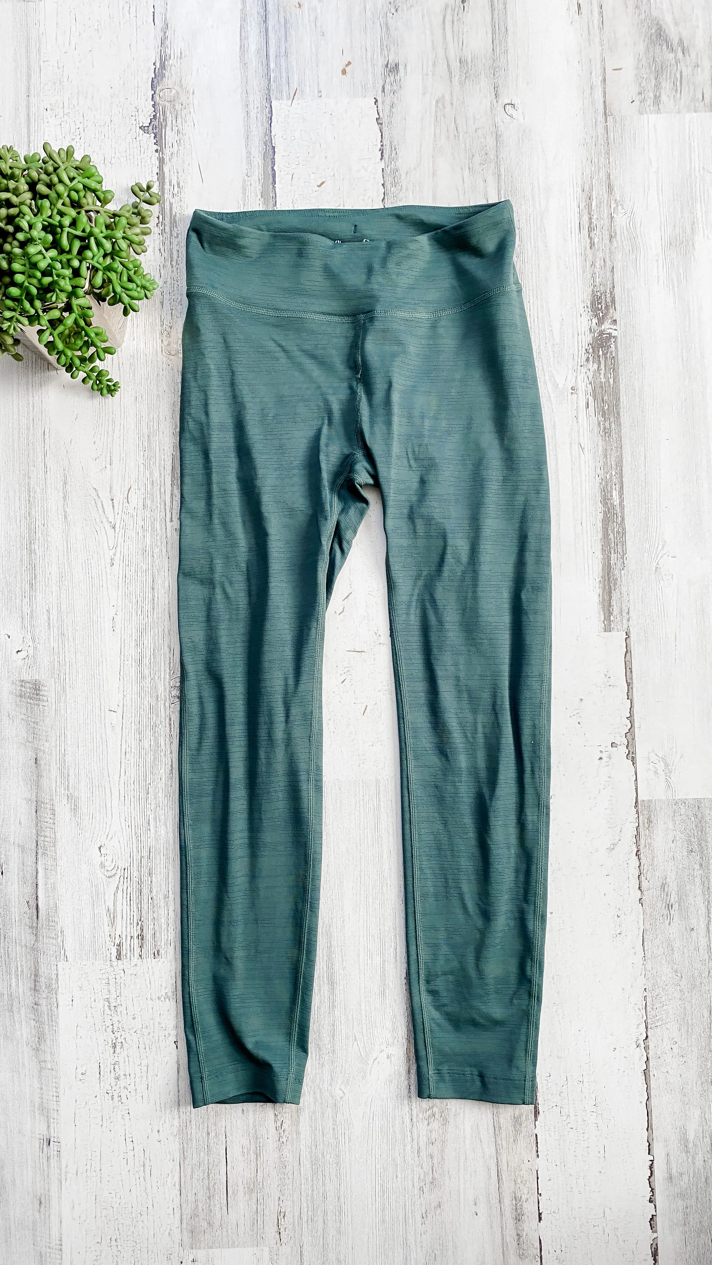 Outdoor Voices Flex 7/8 Leggings in Evergreen (XS/S)