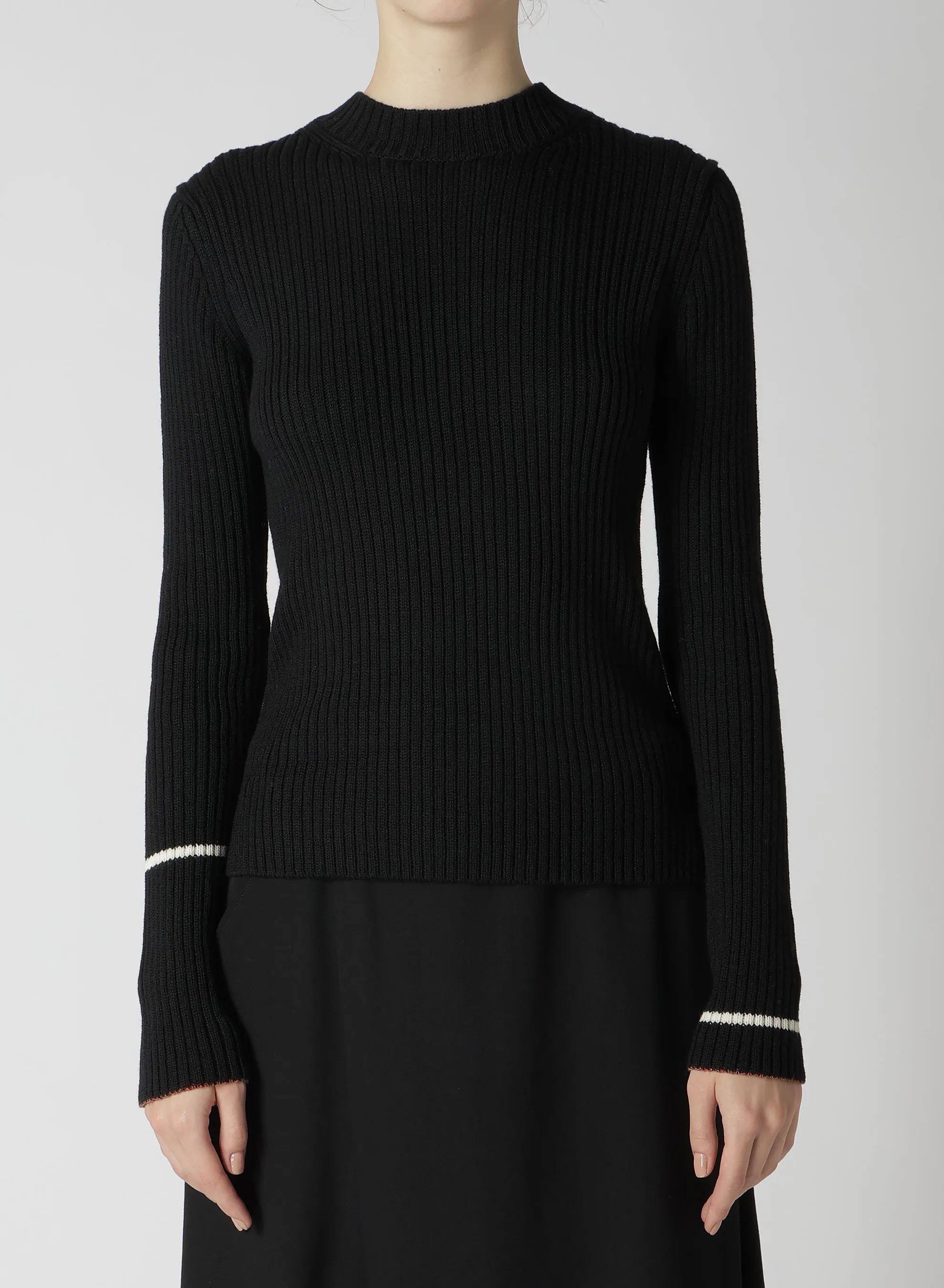 RIB KNIT ROUND NECK PULLOVER