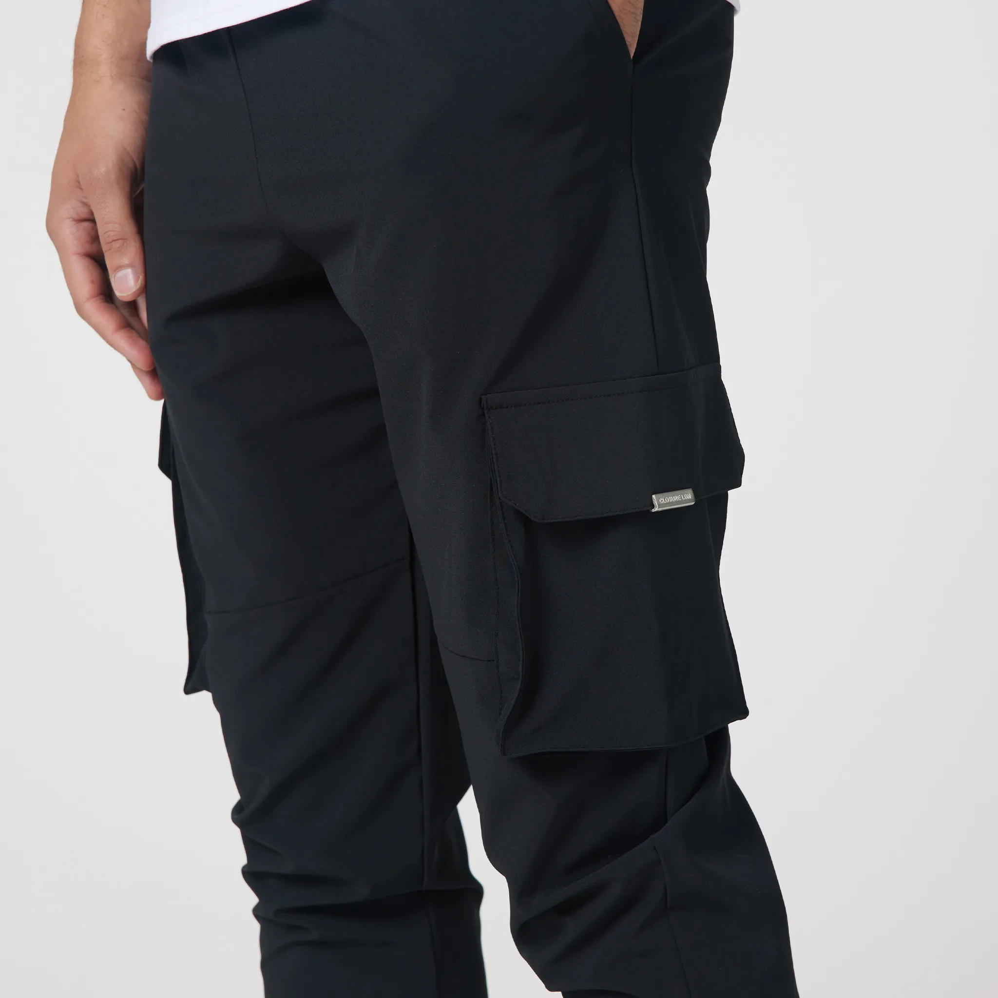 Tech Cuffed Cargo Pant | Black