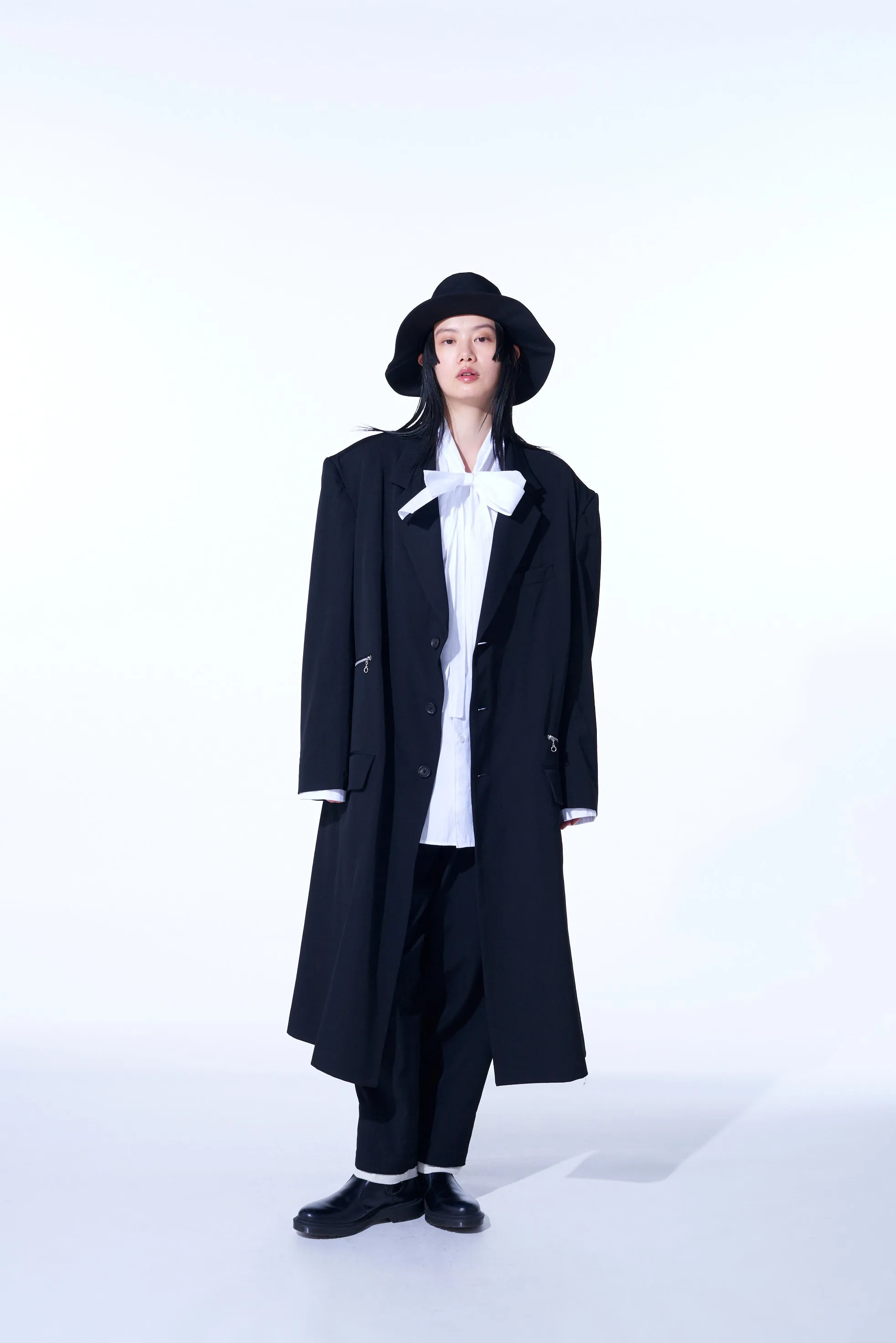 WASHER FINISHED WOOL GABARDINE OVERSIZED LONG JACKET WITH ZIPPER POCKETS